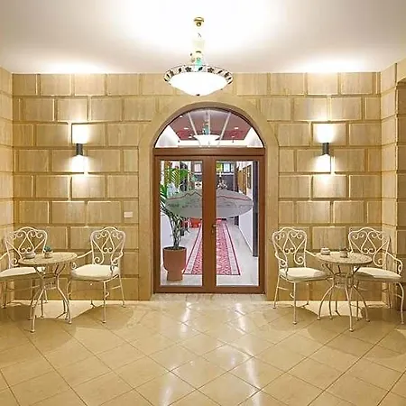 Mimani Szálloda Berat